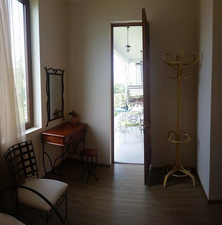 Hotel Omsi House Telavi Esterno foto